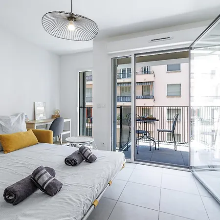 2 Pieces Lumineux Quartier Du Port شقة *