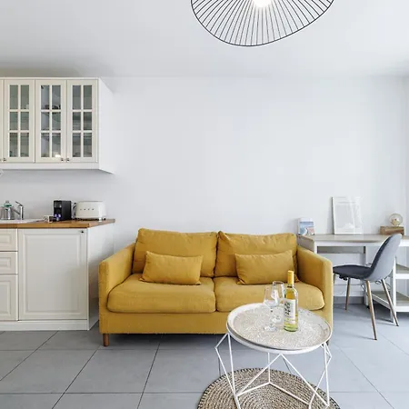 2 Pièces Lumineux Quartier Du Port Appartamento Nizza