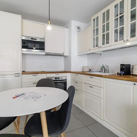 2 Pièces Lumineux Quartier Du Port *